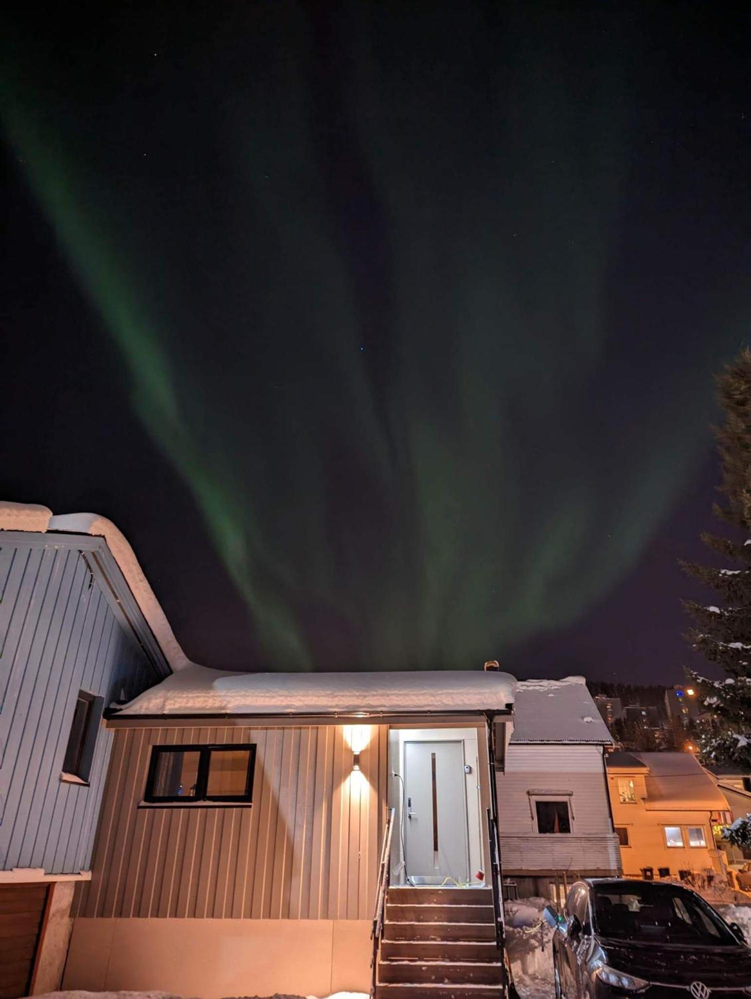 Northern Living 1 Room With Shared Bathroom Tromso Exterior photo